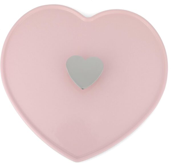 tylish pink Dutch oven for baking, roasting, and slow cooking meals.