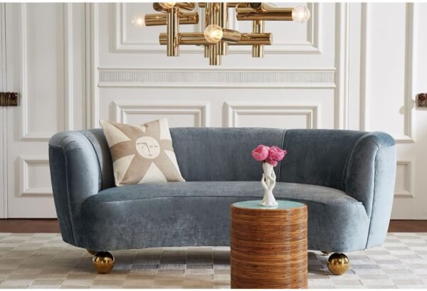 Luxury artistic flower holder with hand sculpture design